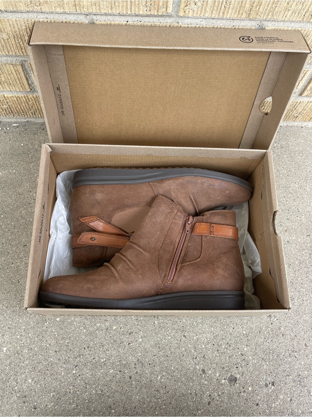 Clark’s Women’s Tamzen Mid Leather Ankle Wedge boots brand new size 10m